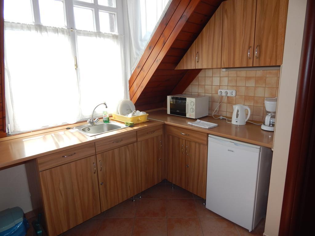 Kalvin Vendegszobak Debrecen Exterior photo