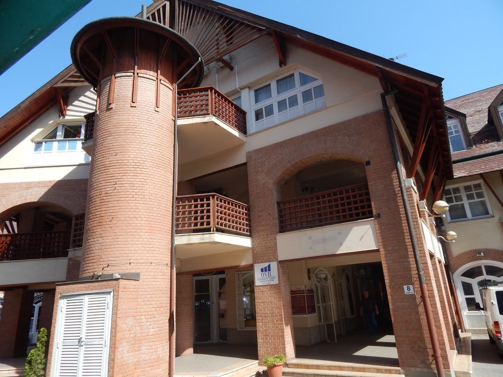 Kalvin Vendegszobak Debrecen Exterior photo