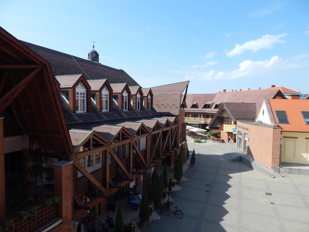 Kalvin Vendegszobak Debrecen Exterior photo