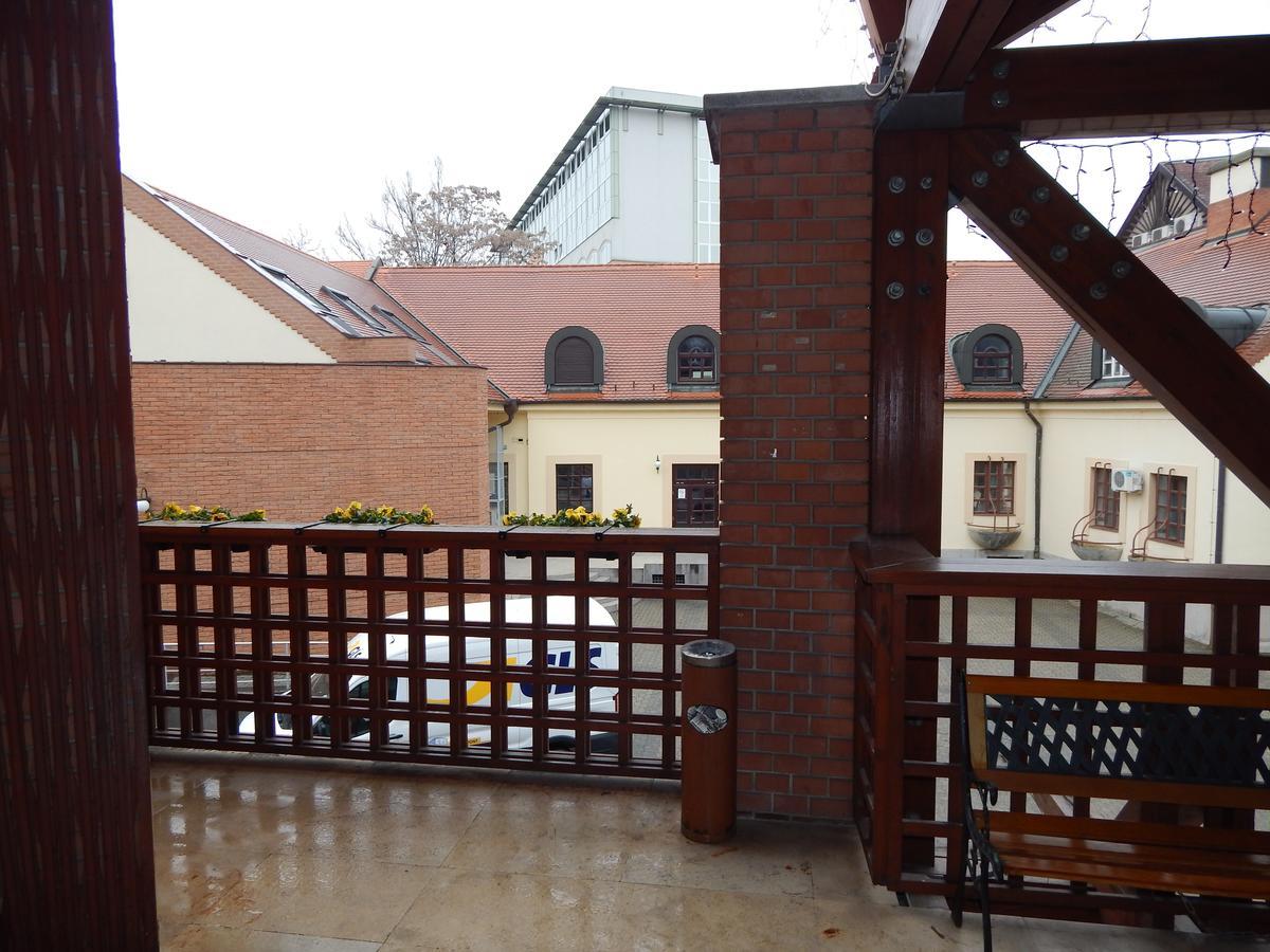 Kalvin Vendegszobak Debrecen Exterior photo