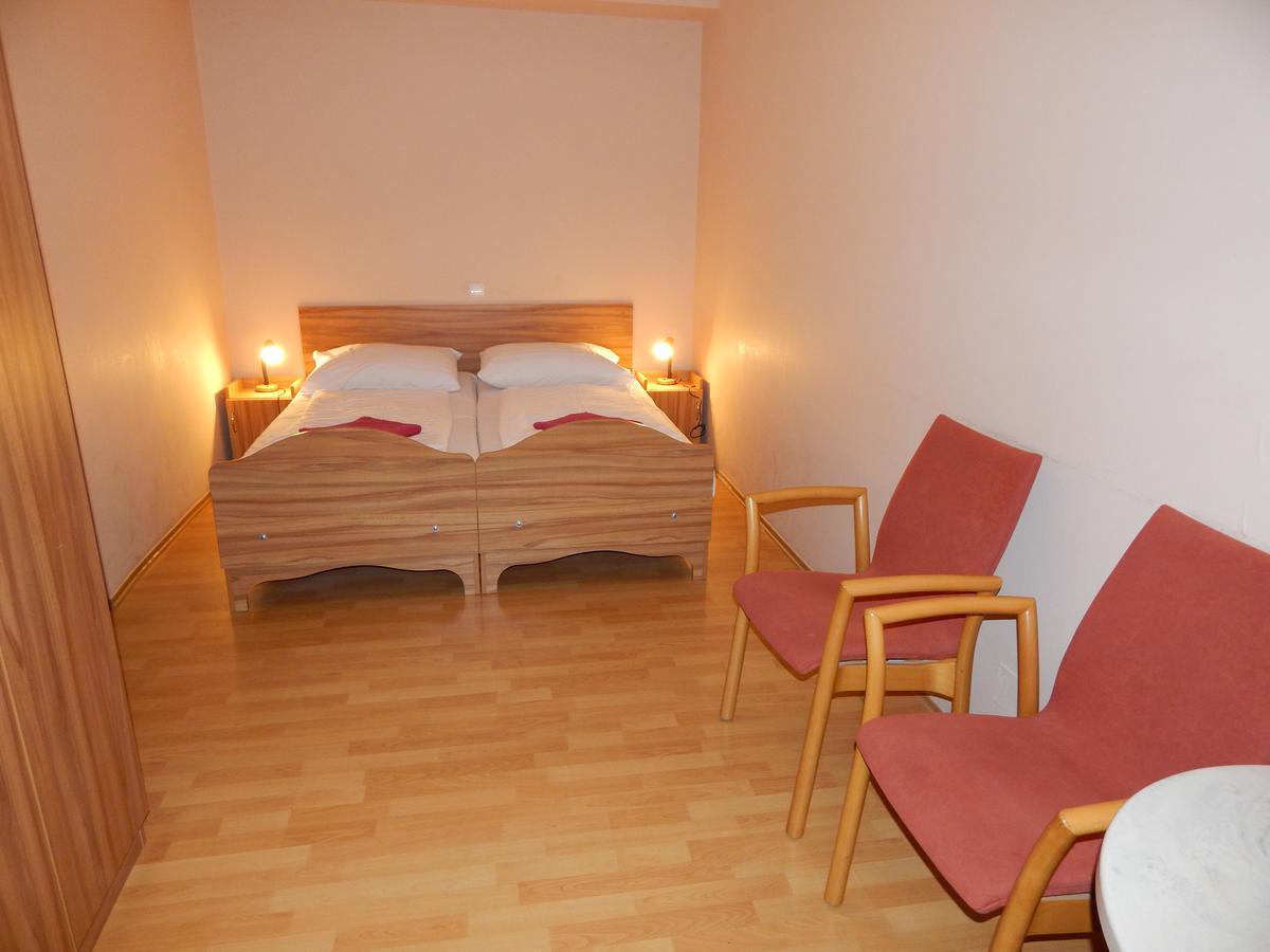 Kalvin Vendegszobak Debrecen Exterior photo